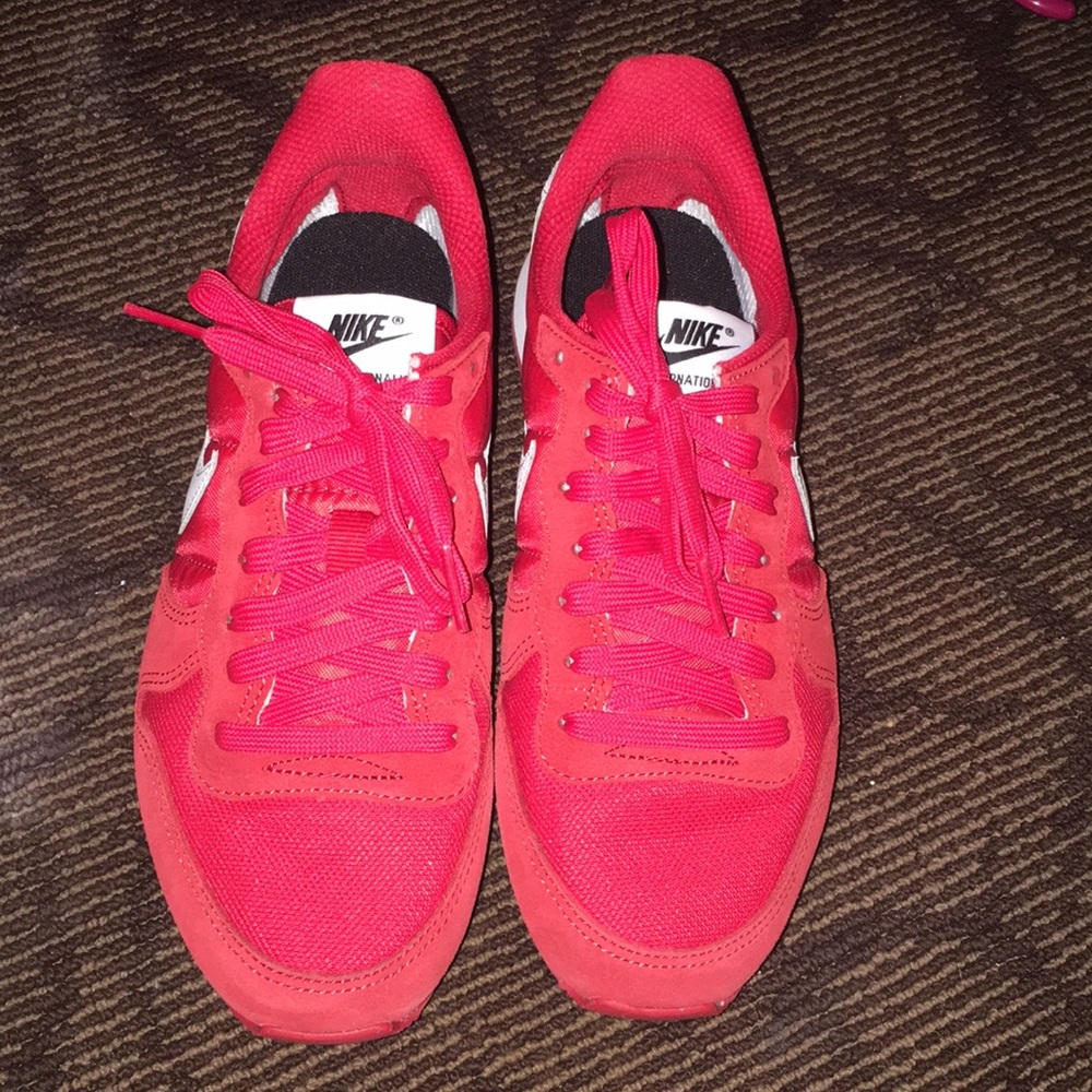 Red Nike Internationalists